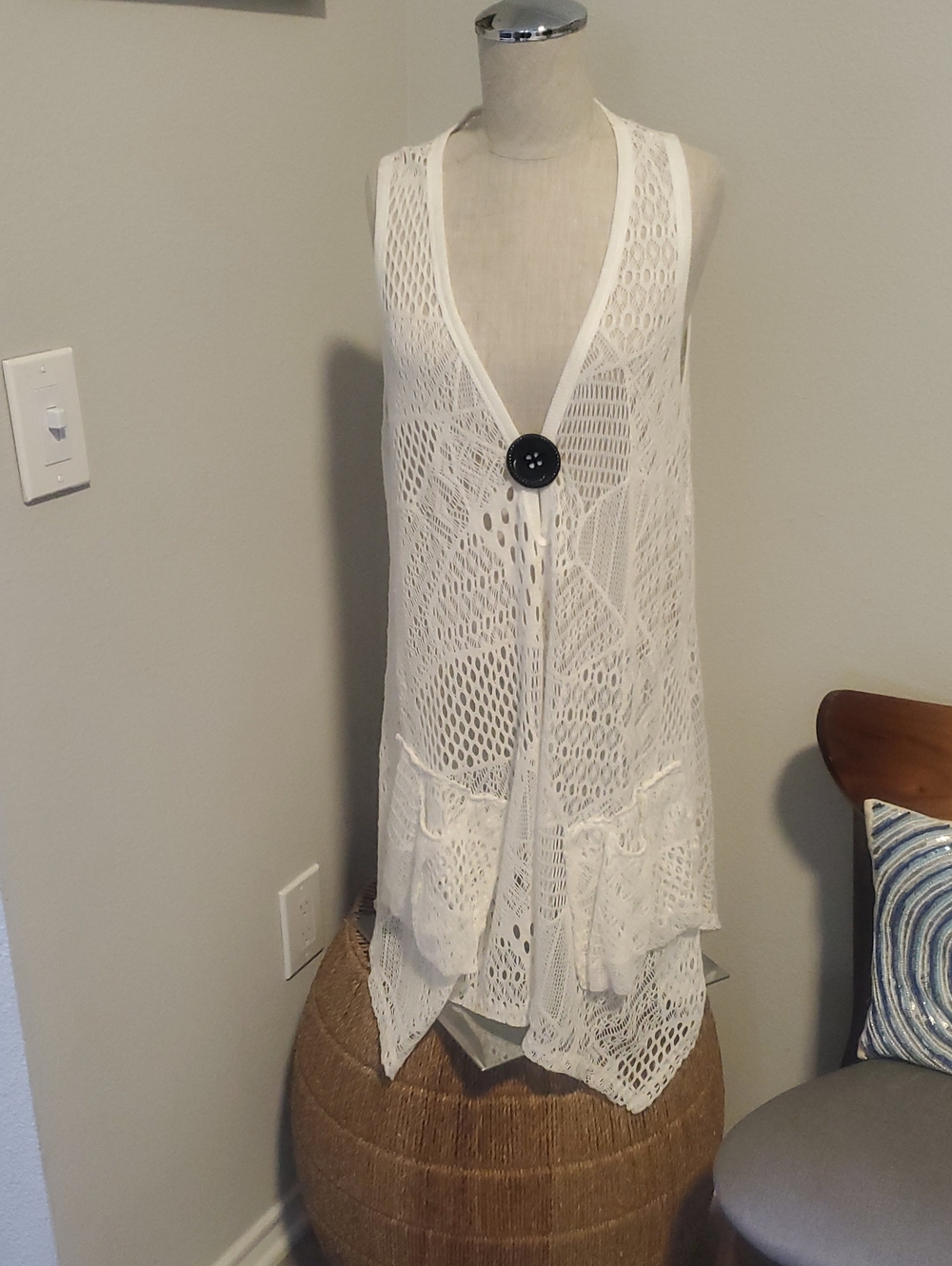 Lily by Firmiana White Crochet Sleeveless Button-Front Vest